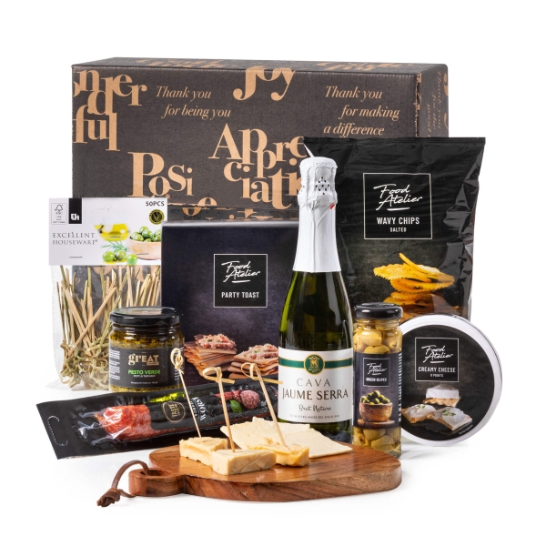 Hip kerstpakket met premium producten en ambachtelijke kaas.