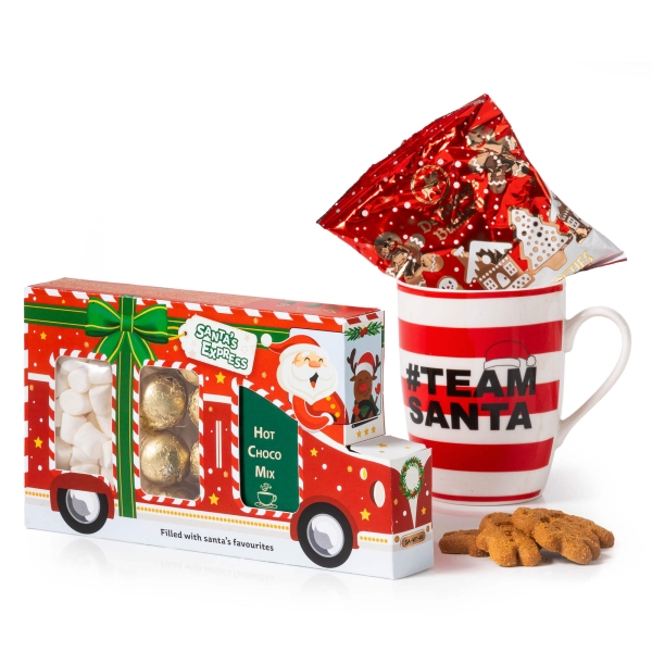 Kleine kerstpakketten brievenbus met lekkernijen.
