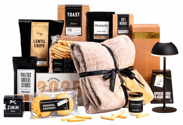 Kerstpakket home living met woonaccessoires.