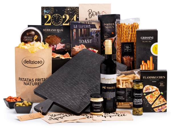 Kerstpakket zwart met luxe cadeauartikelen online bestellen