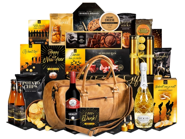 Luxe kerstpakket weekendtas met wijn en borrelhapjes