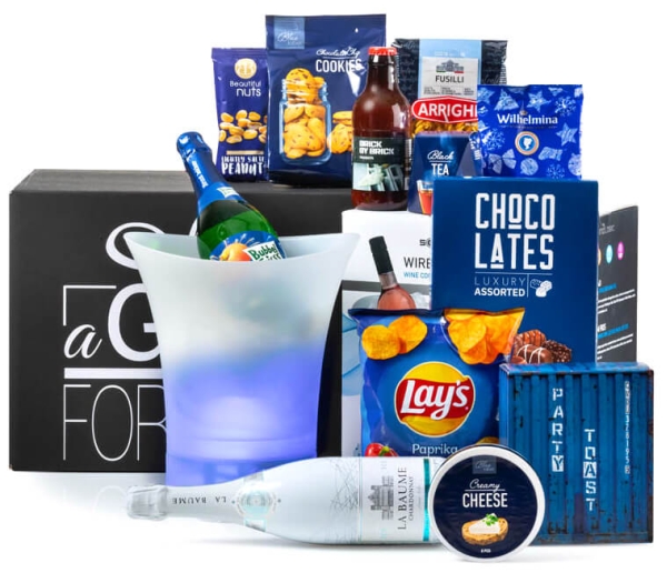 Wijnkoeler kerstpakketten vol heerlijke snacks en drankjes